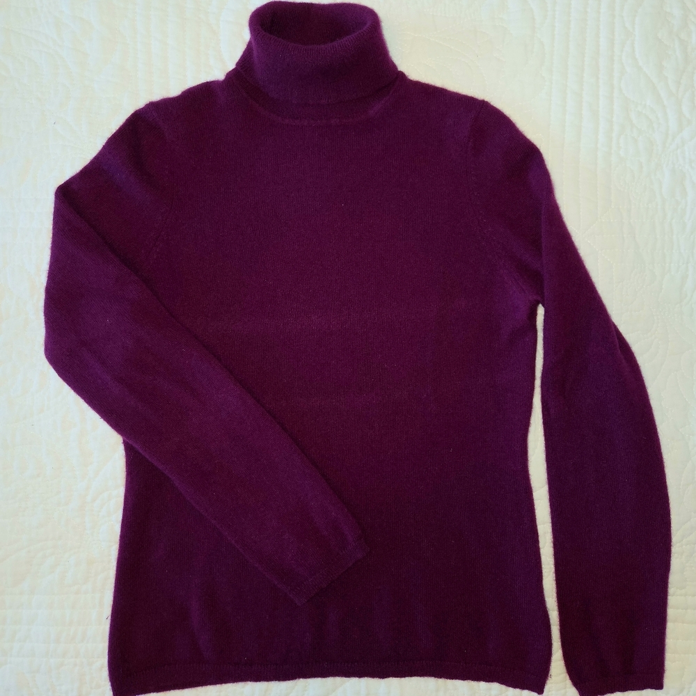 Women's Charter CLUB Raspberry Purple Turtleneck Sweater, Size M